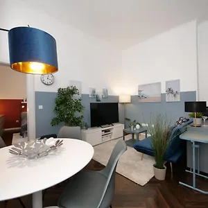 Apartment Stylish City Center, Wien