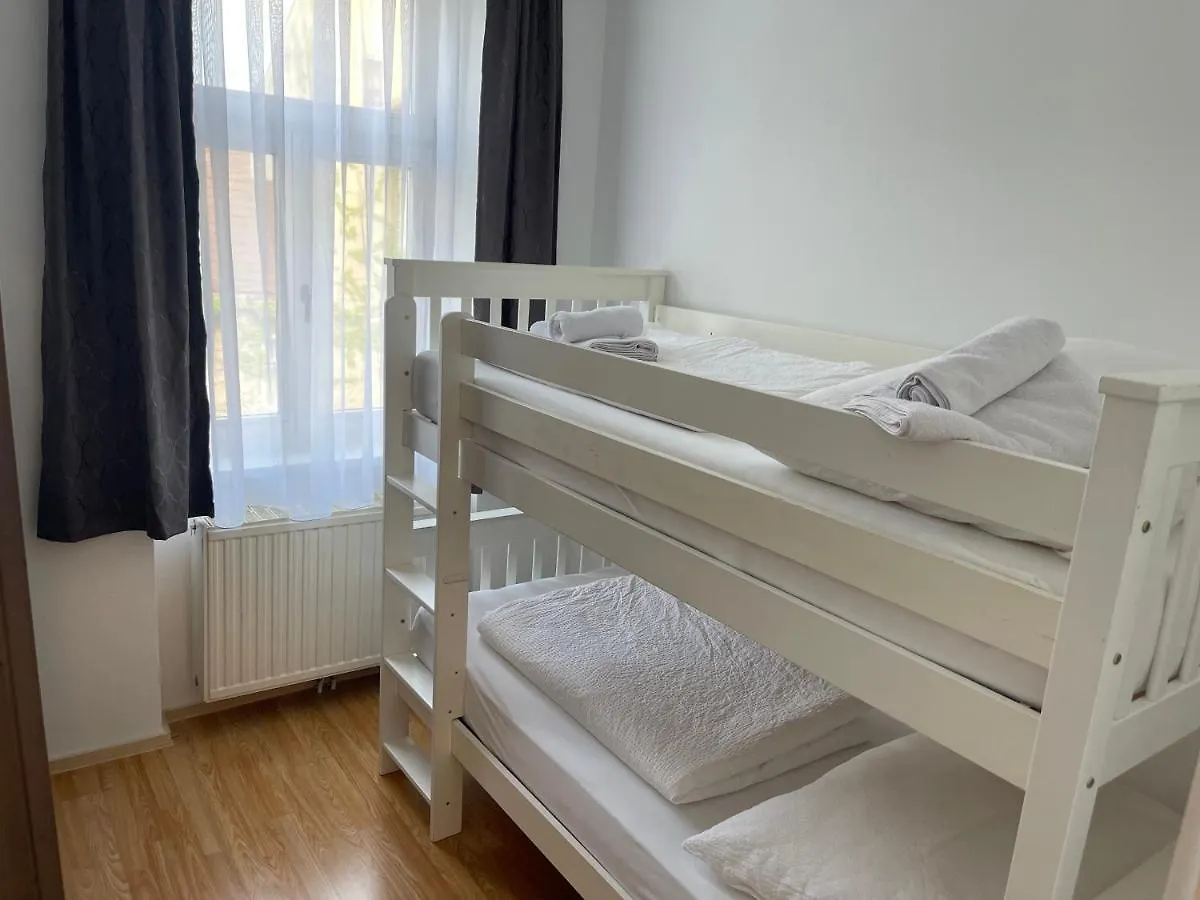 Peaceful Apartment For 4 Vienna