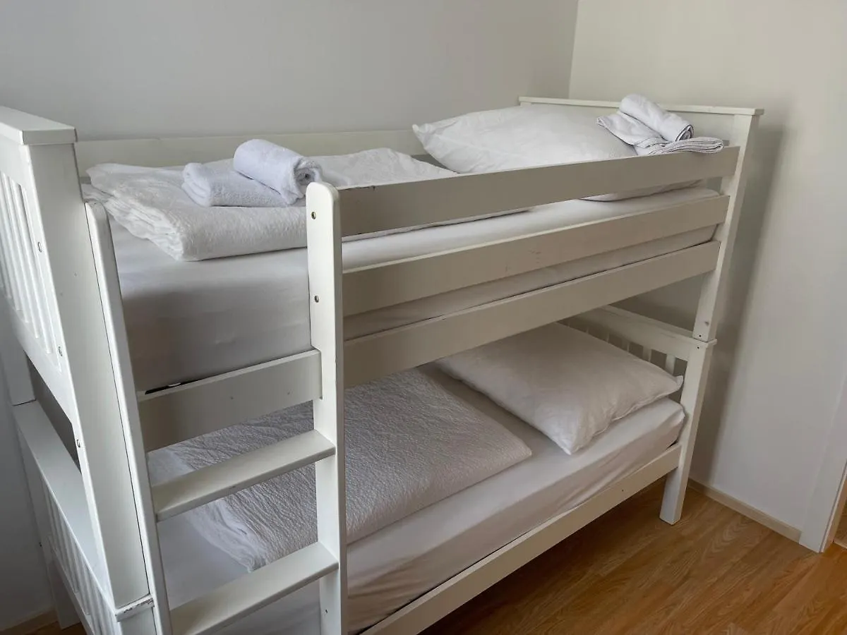 Peaceful Apartment For 4 contacts